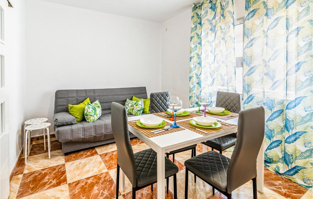 Beautiful Apartment In Cordoba With Kitchenette Екстериор снимка
