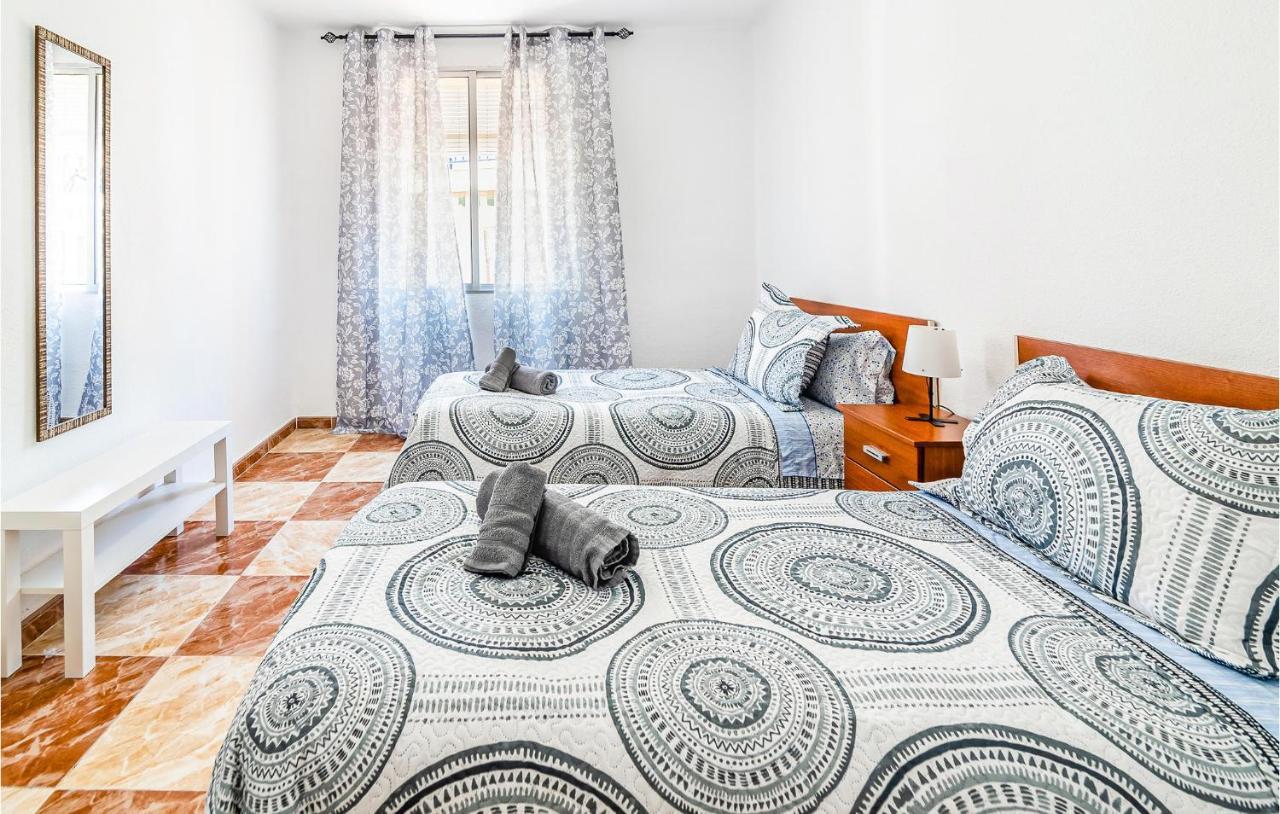 Beautiful Apartment In Cordoba With Kitchenette Екстериор снимка