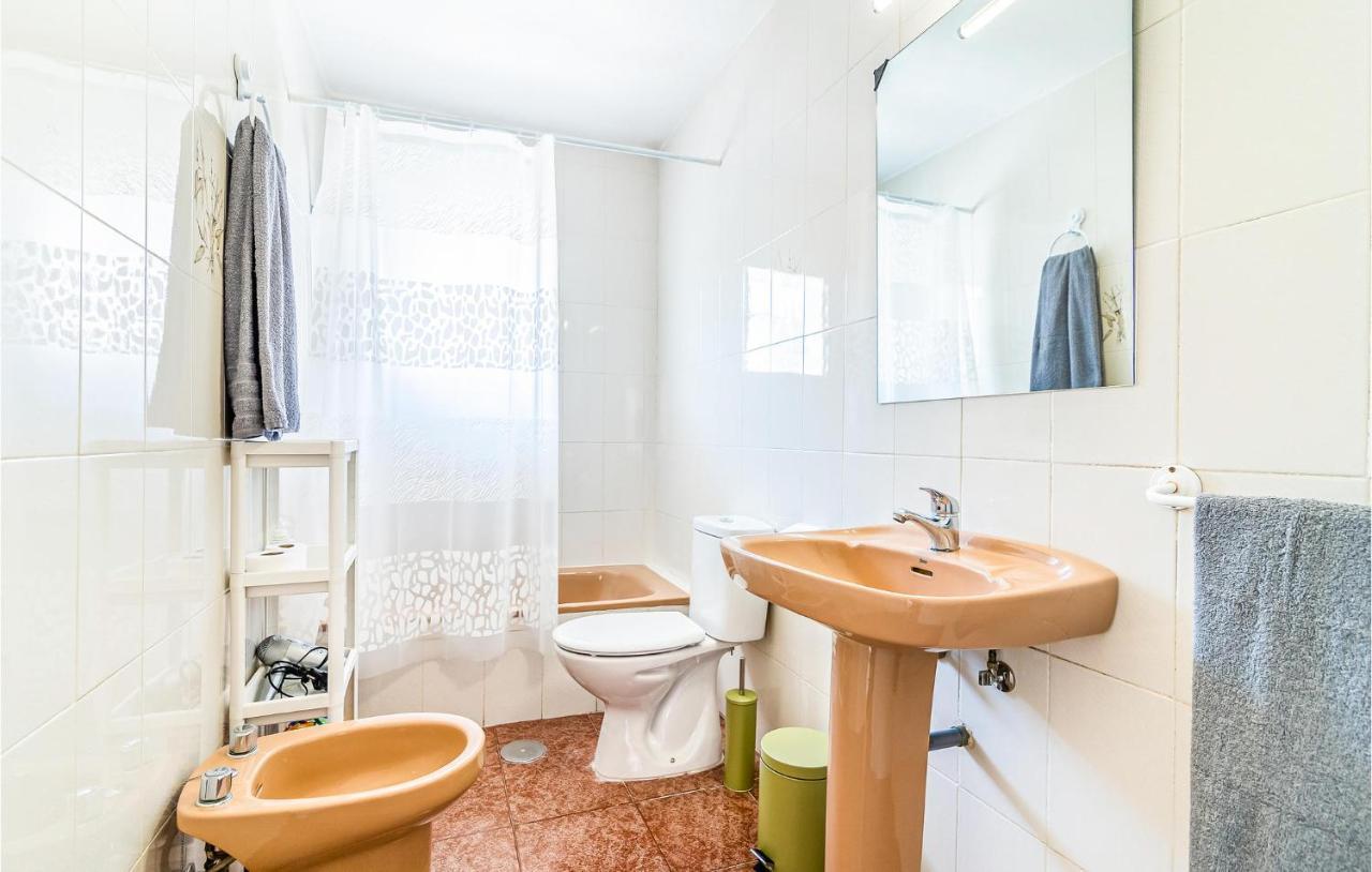 Beautiful Apartment In Cordoba With Kitchenette Екстериор снимка