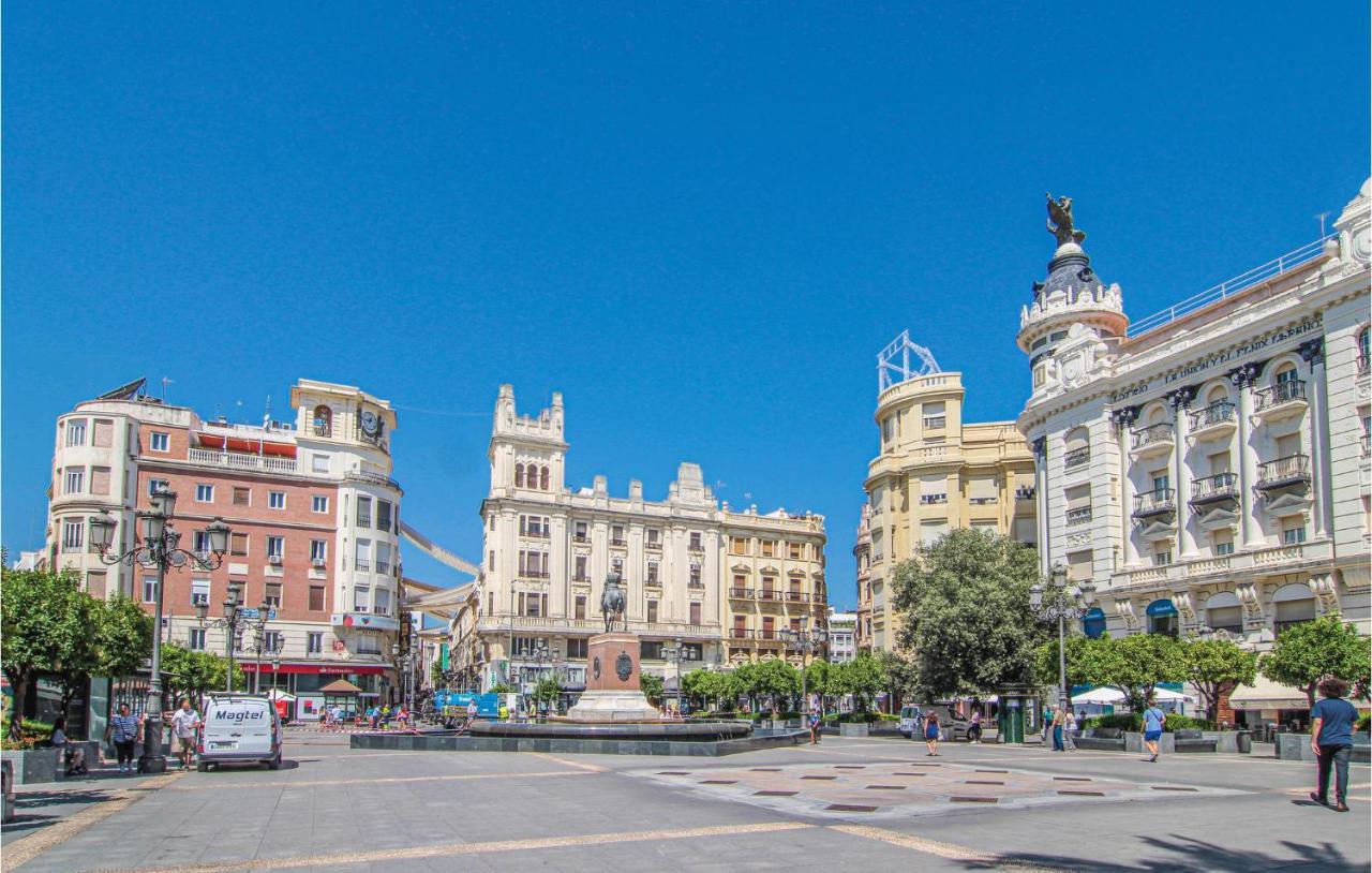 Beautiful Apartment In Cordoba With Kitchenette Екстериор снимка